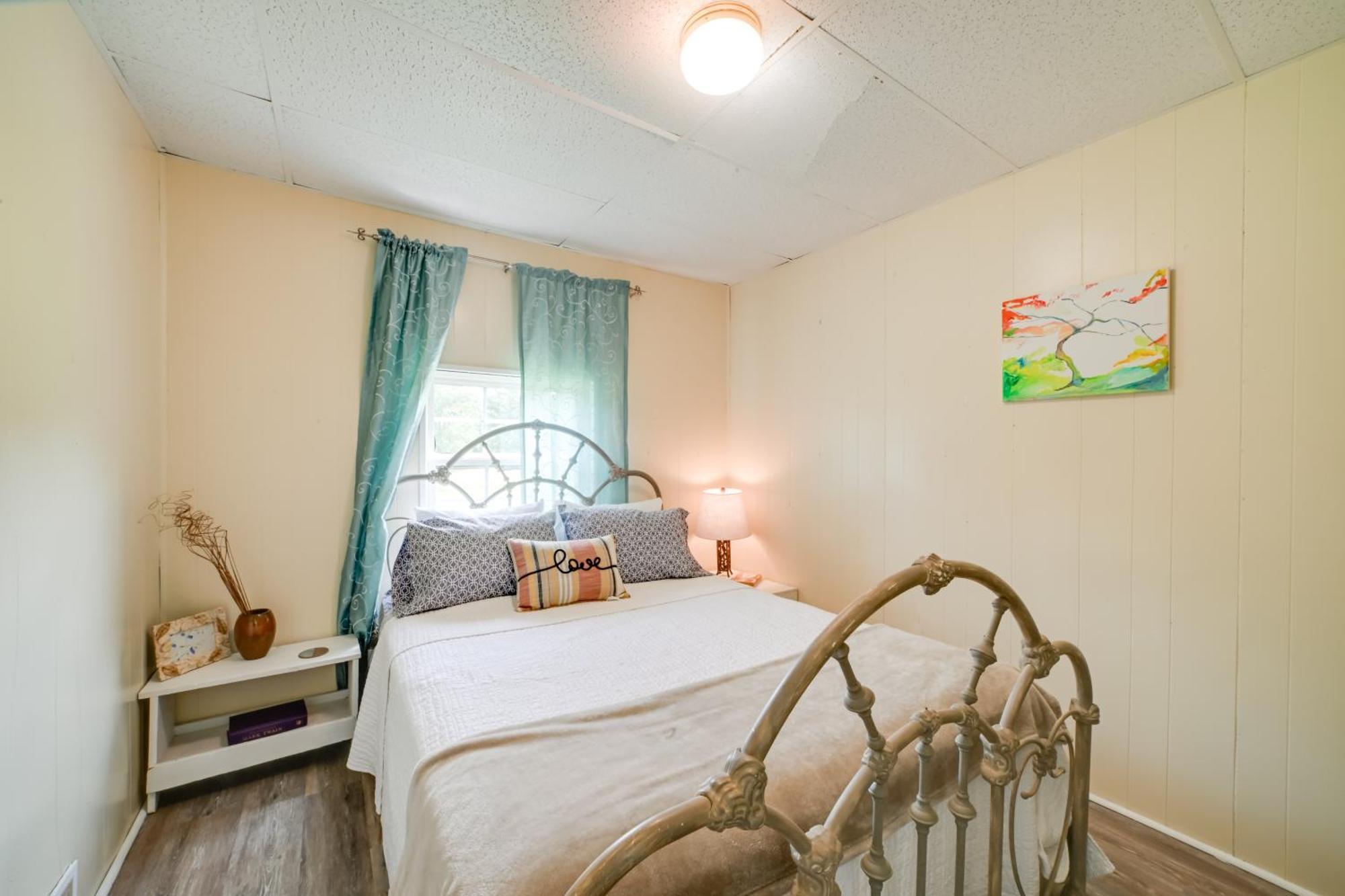 Serene Mcewen Cottage About 2 Mi To Golf Course! Extérieur photo